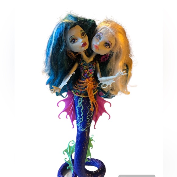 Monster High Peri And Pearl Serpentine Great Scarrier Reef 2 Headed Doll Mermaid - Picture 1 of 6